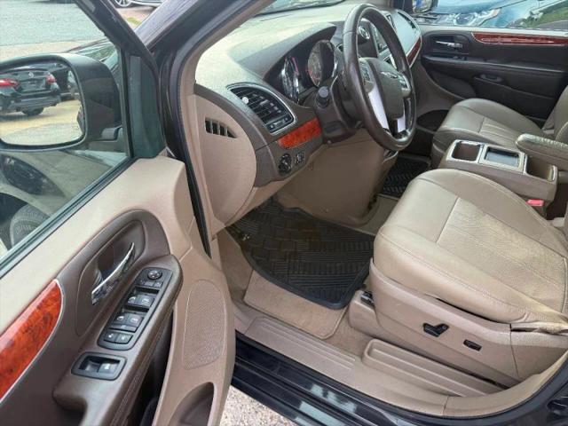 2014 Chrysler Town & Country Touring