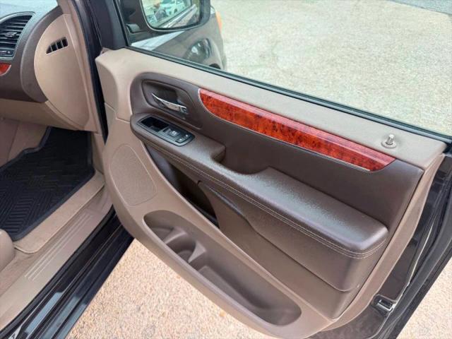 2014 Chrysler Town & Country Touring