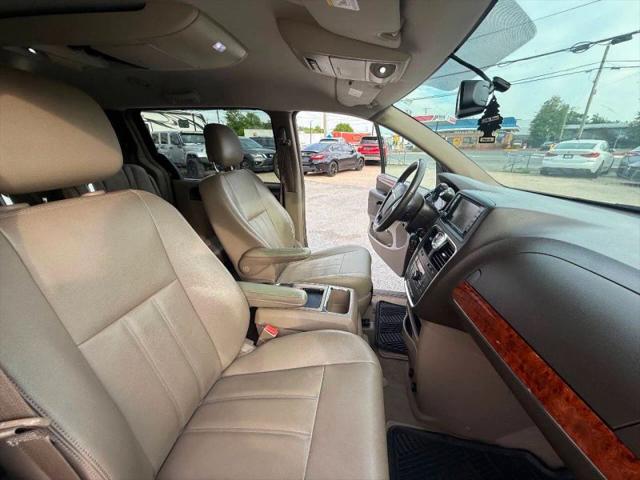 2014 Chrysler Town & Country Touring