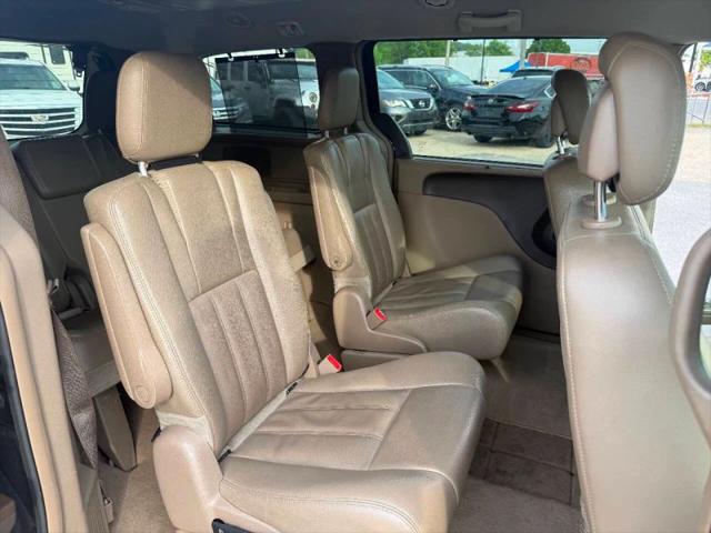 2014 Chrysler Town & Country Touring