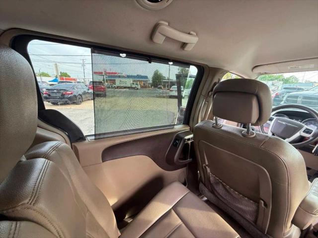 2014 Chrysler Town & Country Touring