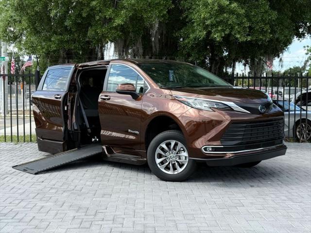 2022 Toyota Sienna XLE for sale in Orlando, FL