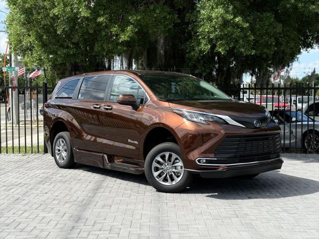 2022 Toyota Sienna XLE