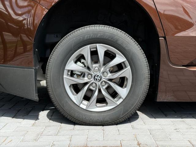 2022 Toyota Sienna XLE