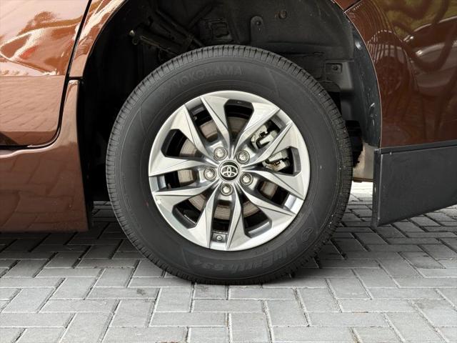 2022 Toyota Sienna XLE
