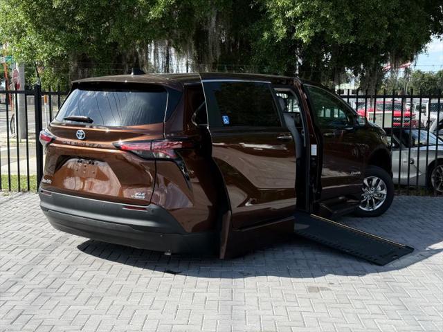 2022 Toyota Sienna XLE