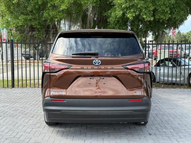 2022 Toyota Sienna XLE