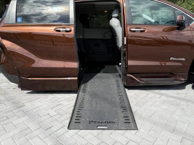 2022 Toyota Sienna XLE