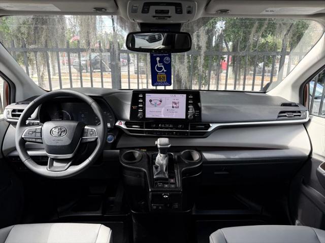 2022 Toyota Sienna XLE
