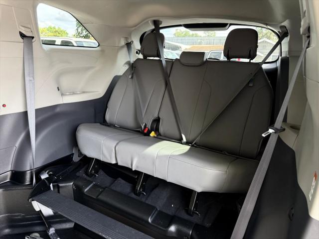 2022 Toyota Sienna XLE