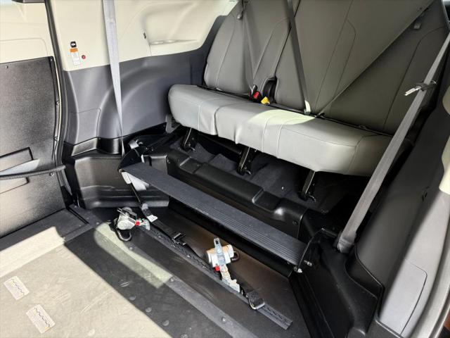 2022 Toyota Sienna XLE