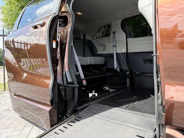 2022 Toyota Sienna XLE