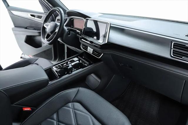 2026 Volkswagen Atlas Cross Sport SE with Technology