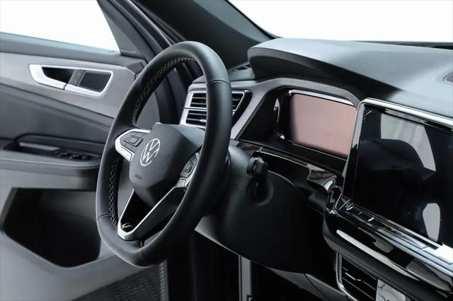 2026 Volkswagen Atlas Cross Sport SE with Technology