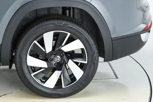 2026 Volkswagen Atlas Cross Sport SE with Technology