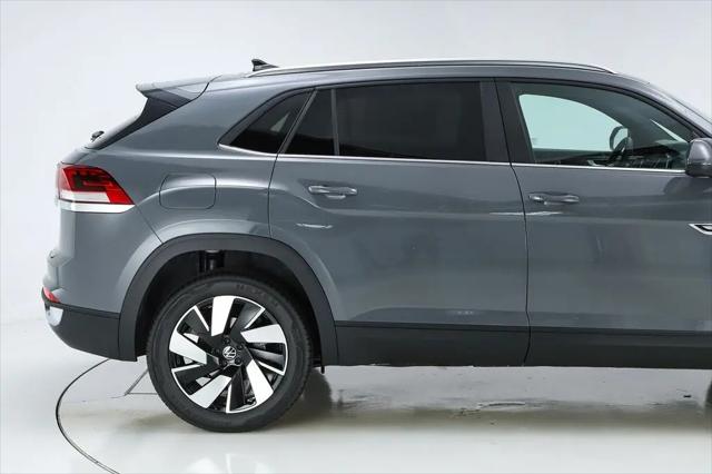 2026 Volkswagen Atlas Cross Sport SE with Technology
