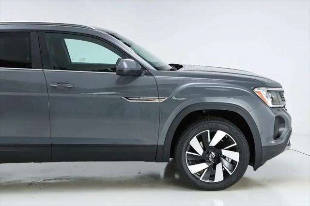 2026 Volkswagen Atlas Cross Sport SE with Technology