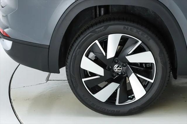 2026 Volkswagen Atlas Cross Sport SE with Technology