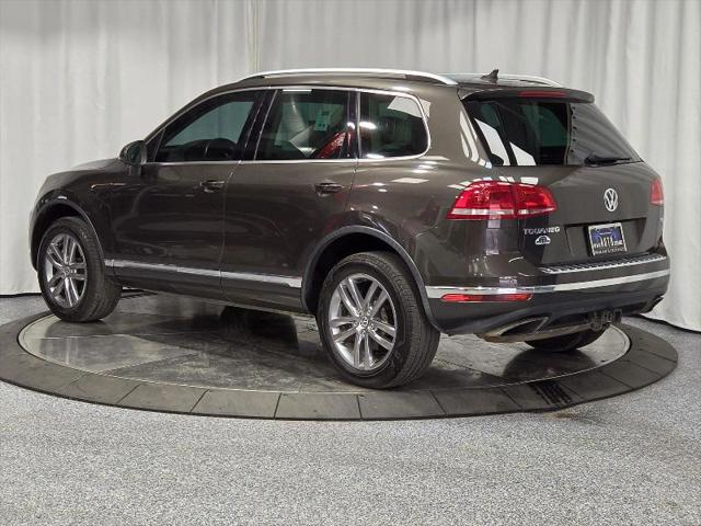 2016 Volkswagen Touareg VR6 Lux