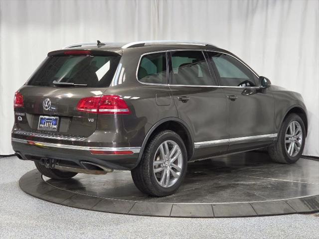 2016 Volkswagen Touareg VR6 Lux