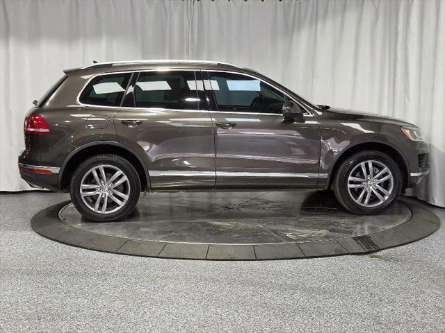 2016 Volkswagen Touareg VR6 Lux