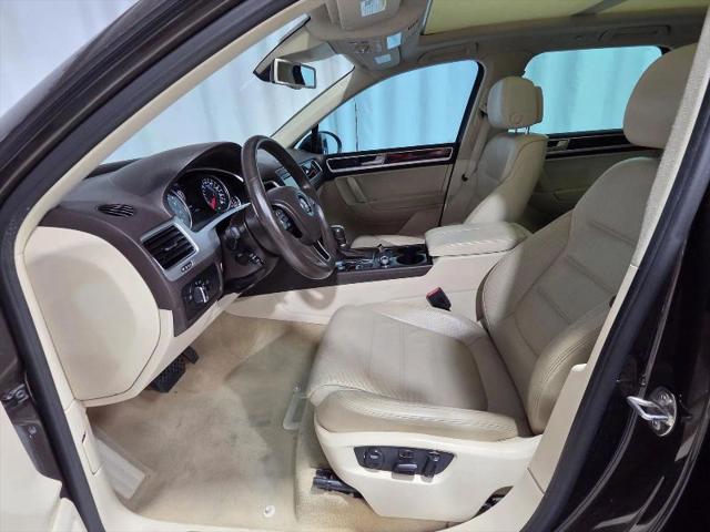 2016 Volkswagen Touareg VR6 Lux
