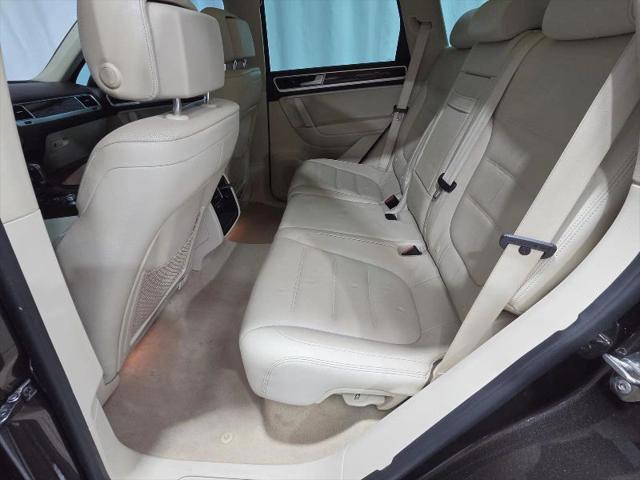 2016 Volkswagen Touareg VR6 Lux