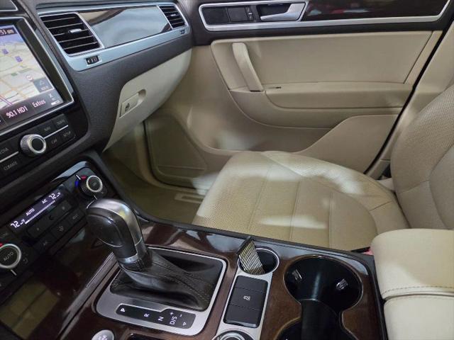 2016 Volkswagen Touareg VR6 Lux