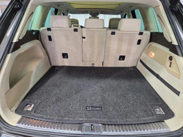 2016 Volkswagen Touareg VR6 Lux