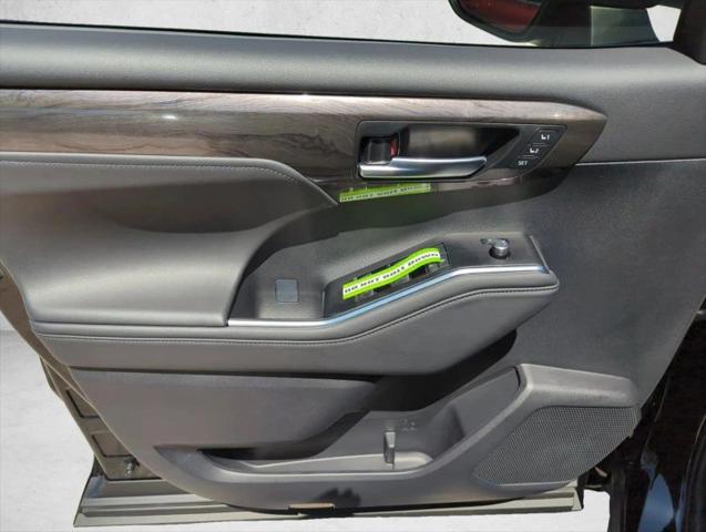 2026 Toyota Highlander Hybrid Platinum