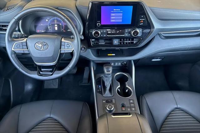 2025 Toyota Highlander XSE