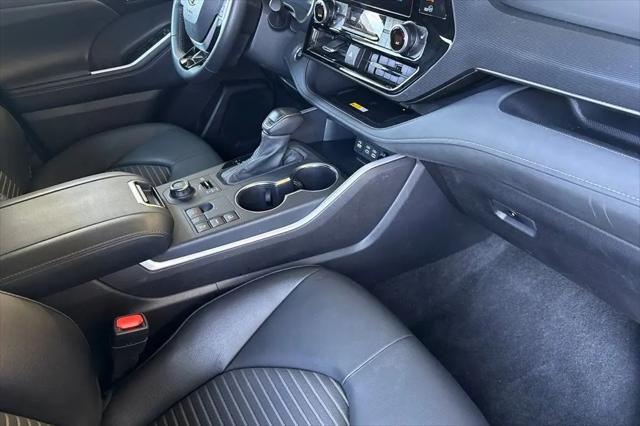 2025 Toyota Highlander XSE