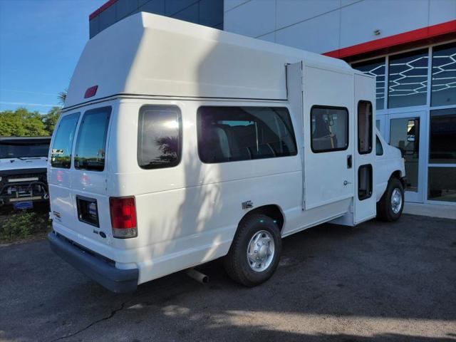2011 Ford E-350 Super Duty Commercial