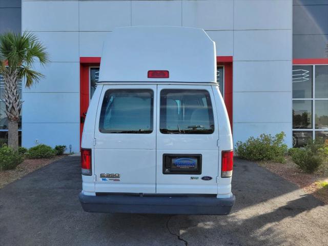 2011 Ford E-350 Super Duty Commercial