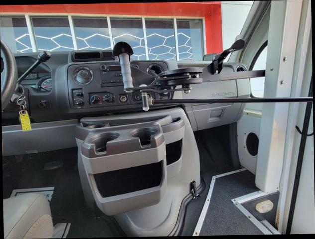 2011 Ford E-350 Super Duty Commercial
