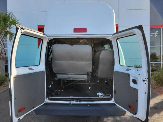 2011 Ford E-350 Super Duty Commercial
