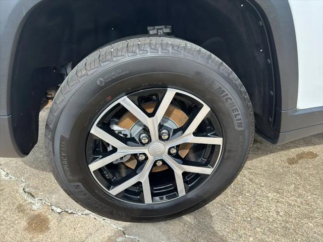 2025 Jeep Grand Cherokee Limited 4x2