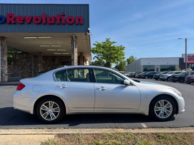 2015 INFINITI Q40 Base