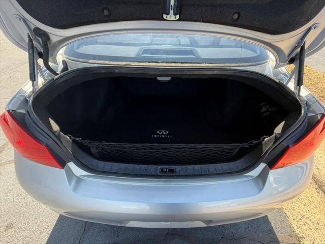 2015 INFINITI Q40 Base