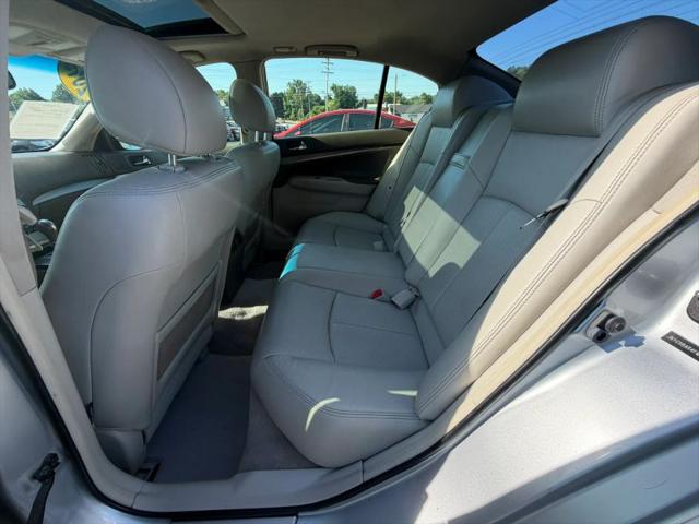 2015 INFINITI Q40 Base