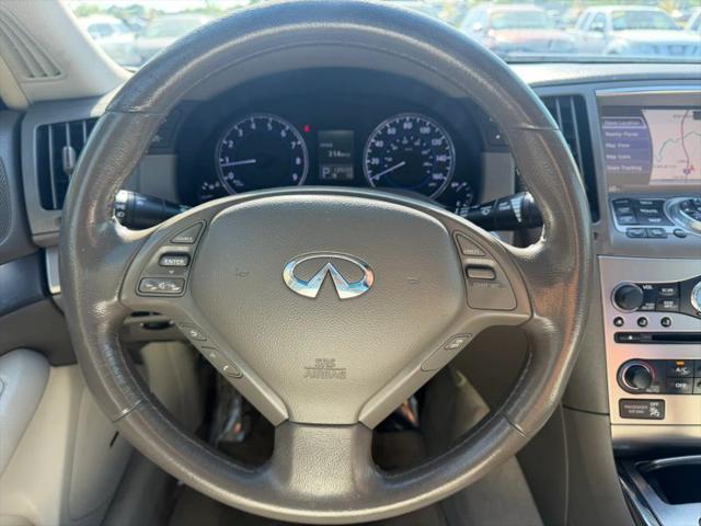 2015 INFINITI Q40 Base