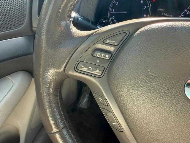 2015 INFINITI Q40 Base
