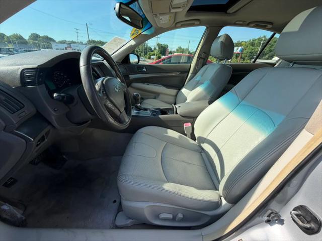 2015 INFINITI Q40 Base