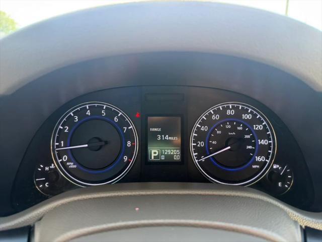 2015 INFINITI Q40 Base