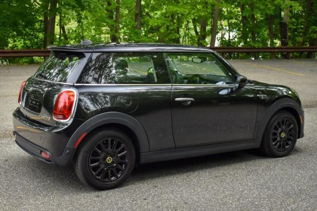 2024 MINI SE Hardtop Cooper