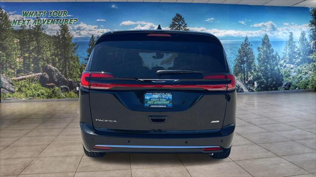 2027 Chrysler Pacifica Select