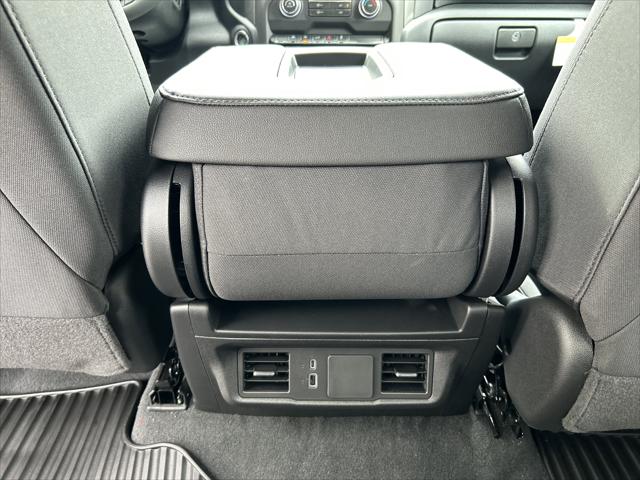 2026 Chevrolet Silverado 1500 4WD Crew Cab Short Bed Custom