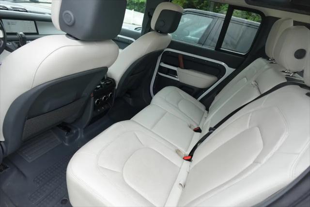 2023 Land Rover Defender 110 SE