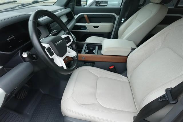 2023 Land Rover Defender 110 SE