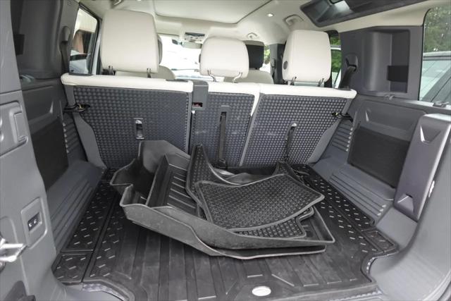 2023 Land Rover Defender 110 SE